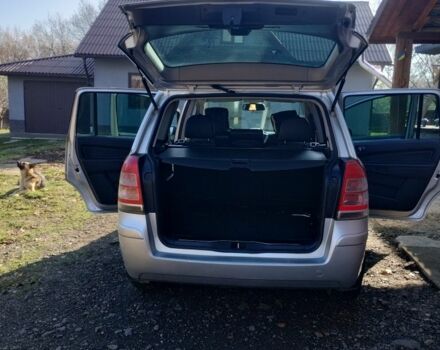 Серый Опель Зафира, объемом двигателя 1.9 л и пробегом 336 тыс. км за 6300 $, фото 3 на Automoto.ua