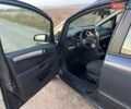 Серый Опель Зафира, объемом двигателя 1.9 л и пробегом 287 тыс. км за 2700 $, фото 5 на Automoto.ua