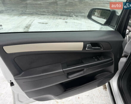 Серый Опель Зафира, объемом двигателя 1.8 л и пробегом 218 тыс. км за 5000 $, фото 7 на Automoto.ua