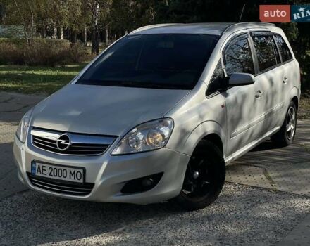 Серый Опель Зафира, объемом двигателя 1.91 л и пробегом 374 тыс. км за 5700 $, фото 2 на Automoto.ua