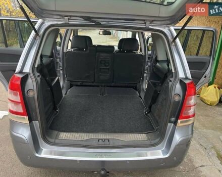 Серый Опель Зафира, объемом двигателя 1.6 л и пробегом 140 тыс. км за 7500 $, фото 30 на Automoto.ua