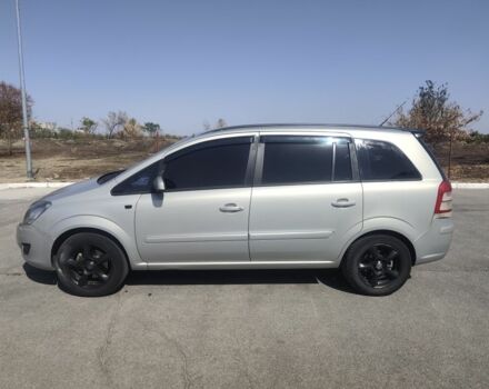 Серый Опель Зафира, объемом двигателя 1.8 л и пробегом 23 тыс. км за 6000 $, фото 2 на Automoto.ua