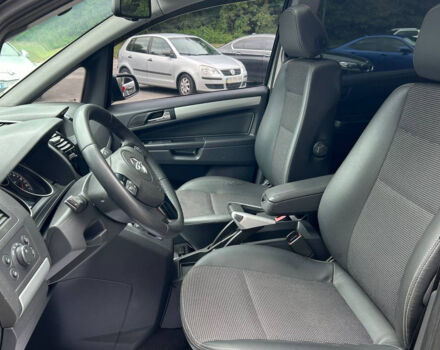 Серый Опель Зафира, объемом двигателя 1.9 л и пробегом 251 тыс. км за 7000 $, фото 7 на Automoto.ua