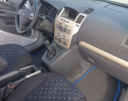 Серый Опель Зафира, объемом двигателя 1.6 л и пробегом 177 тыс. км за 6300 $, фото 5 на Automoto.ua