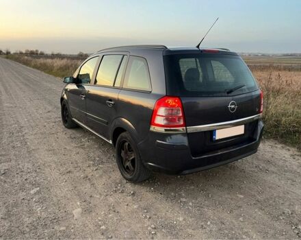 Серый Опель Зафира, объемом двигателя 1.9 л и пробегом 281 тыс. км за 2800 $, фото 2 на Automoto.ua