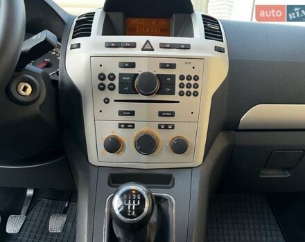 Серый Опель Зафира, объемом двигателя 1.8 л и пробегом 219 тыс. км за 6300 $, фото 27 на Automoto.ua