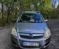 Серый Опель Зафира, объемом двигателя 1.6 л и пробегом 144 тыс. км за 5600 $, фото 1 на Automoto.ua