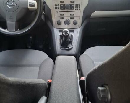 Серый Опель Зафира, объемом двигателя 1.6 л и пробегом 197 тыс. км за 6600 $, фото 16 на Automoto.ua