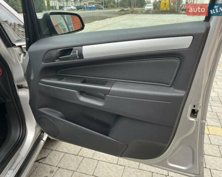 Серый Опель Зафира, объемом двигателя 1.7 л и пробегом 222 тыс. км за 6600 $, фото 20 на Automoto.ua