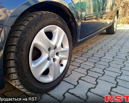 Серый Опель Зафира, объемом двигателя 1.7 л и пробегом 280 тыс. км за 5500 $, фото 12 на Automoto.ua