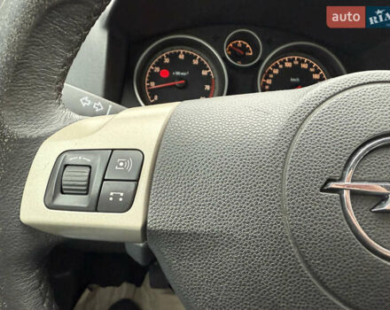 Серый Опель Зафира, объемом двигателя 1.6 л и пробегом 290 тыс. км за 5750 $, фото 22 на Automoto.ua