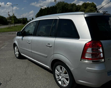 Серый Опель Зафира, объемом двигателя 1.91 л и пробегом 220 тыс. км за 8000 $, фото 4 на Automoto.ua