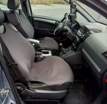 Серый Опель Зафира, объемом двигателя 1.8 л и пробегом 232 тыс. км за 7400 $, фото 13 на Automoto.ua