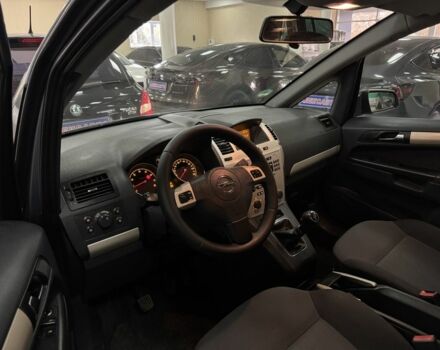 Серый Опель Зафира, объемом двигателя 1.8 л и пробегом 204 тыс. км за 6000 $, фото 9 на Automoto.ua