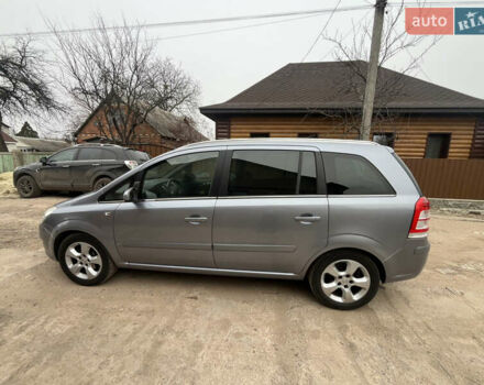 Серый Опель Зафира, объемом двигателя 1.8 л и пробегом 197 тыс. км за 7200 $, фото 20 на Automoto.ua