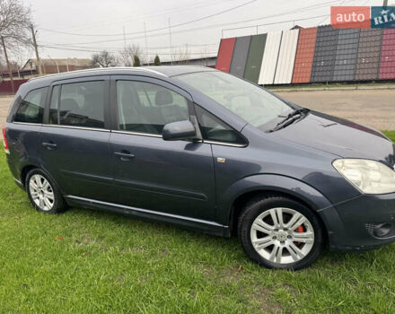 Серый Опель Зафира, объемом двигателя 1.6 л и пробегом 298 тыс. км за 5300 $, фото 4 на Automoto.ua