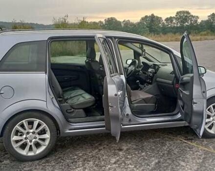 Серый Опель Зафира, объемом двигателя 1.8 л и пробегом 232 тыс. км за 7400 $, фото 7 на Automoto.ua