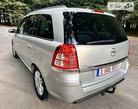 Серый Опель Зафира, объемом двигателя 1.7 л и пробегом 173 тыс. км за 7850 $, фото 7 на Automoto.ua