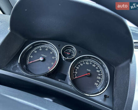 Серый Опель Зафира, объемом двигателя 1.6 л и пробегом 181 тыс. км за 6500 $, фото 39 на Automoto.ua