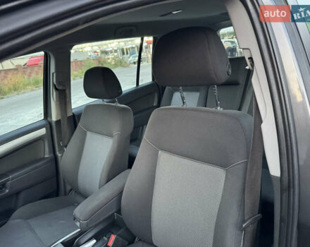 Серый Опель Зафира, объемом двигателя 1.9 л и пробегом 254 тыс. км за 7700 $, фото 20 на Automoto.ua