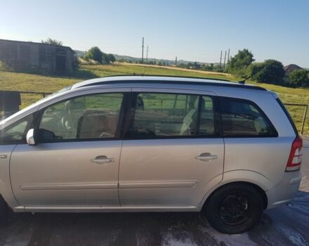 Серый Опель Зафира, объемом двигателя 1.7 л и пробегом 275 тыс. км за 6500 $, фото 4 на Automoto.ua