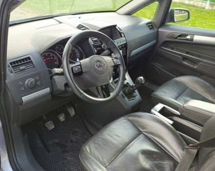 Серый Опель Зафира, объемом двигателя 1.7 л и пробегом 210 тыс. км за 6400 $, фото 5 на Automoto.ua