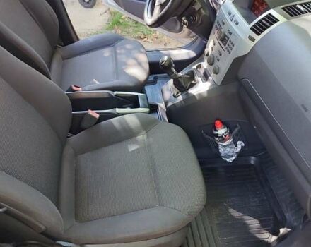 Серый Опель Зафира, объемом двигателя 1.6 л и пробегом 240 тыс. км за 6800 $, фото 10 на Automoto.ua