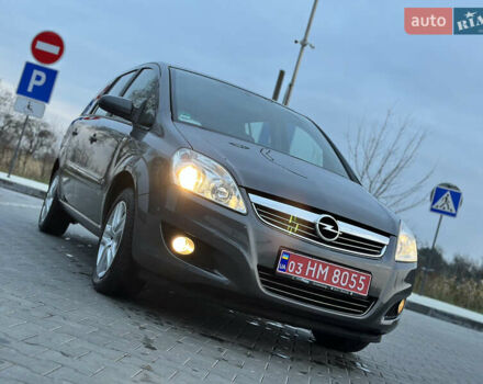 Серый Опель Зафира, объемом двигателя 1.6 л и пробегом 181 тыс. км за 6500 $, фото 96 на Automoto.ua