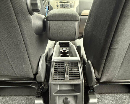 Серый Опель Зафира, объемом двигателя 1.6 л и пробегом 212 тыс. км за 6350 $, фото 34 на Automoto.ua