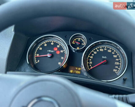 Серый Опель Зафира, объемом двигателя 1.6 л и пробегом 181 тыс. км за 6500 $, фото 45 на Automoto.ua