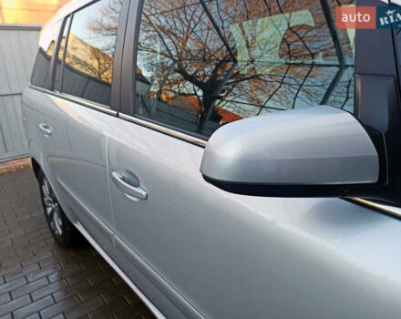 Серый Опель Зафира, объемом двигателя 2.2 л и пробегом 139 тыс. км за 7400 $, фото 10 на Automoto.ua