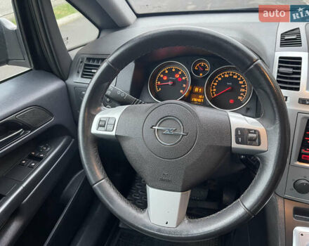 Серый Опель Зафира, объемом двигателя 1.8 л и пробегом 176 тыс. км за 5600 $, фото 42 на Automoto.ua