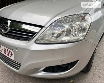 Серый Опель Зафира, объемом двигателя 1.7 л и пробегом 173 тыс. км за 7850 $, фото 9 на Automoto.ua