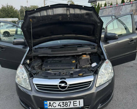 Серый Опель Зафира, объемом двигателя 1.9 л и пробегом 254 тыс. км за 7700 $, фото 49 на Automoto.ua
