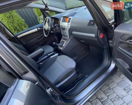 Серый Опель Зафира, объемом двигателя 1.8 л и пробегом 250 тыс. км за 6800 $, фото 21 на Automoto.ua