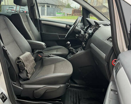 Серый Опель Зафира, объемом двигателя 1.7 л и пробегом 222 тыс. км за 6600 $, фото 15 на Automoto.ua