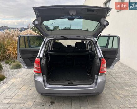 Серый Опель Зафира, объемом двигателя 1.8 л и пробегом 196 тыс. км за 5900 $, фото 7 на Automoto.ua