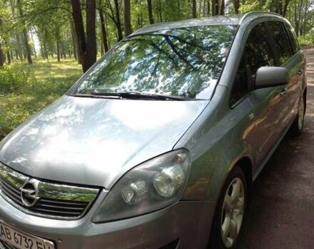 Серый Опель Зафира, объемом двигателя 1.7 л и пробегом 207 тыс. км за 6000 $, фото 2 на Automoto.ua
