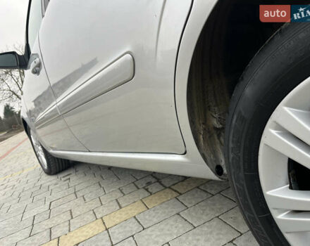 Серый Опель Зафира, объемом двигателя 1.7 л и пробегом 222 тыс. км за 6600 $, фото 14 на Automoto.ua