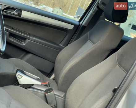 Серый Опель Зафира, объемом двигателя 1.69 л и пробегом 290 тыс. км за 6250 $, фото 32 на Automoto.ua