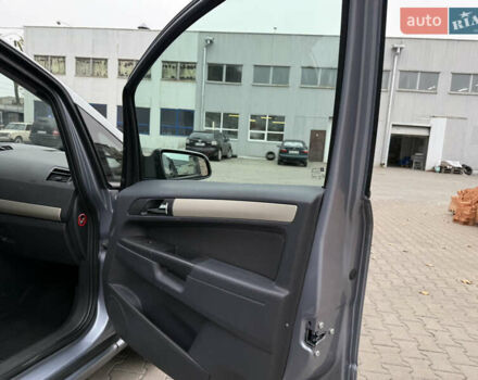 Серый Опель Зафира, объемом двигателя 1.6 л и пробегом 290 тыс. км за 5750 $, фото 44 на Automoto.ua