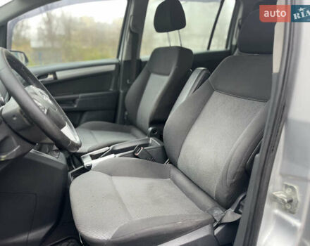 Серый Опель Зафира, объемом двигателя 1.6 л и пробегом 242 тыс. км за 6599 $, фото 7 на Automoto.ua