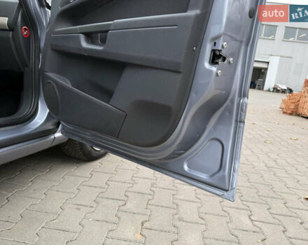 Серый Опель Зафира, объемом двигателя 1.6 л и пробегом 290 тыс. км за 5750 $, фото 45 на Automoto.ua