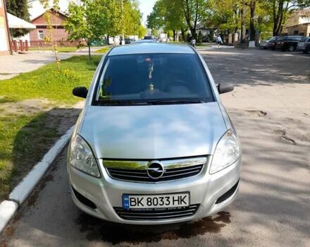 Серый Опель Зафира, объемом двигателя 1.8 л и пробегом 175 тыс. км за 6700 $, фото 2 на Automoto.ua
