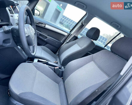 Серый Опель Зафира, объемом двигателя 1.6 л и пробегом 181 тыс. км за 6500 $, фото 51 на Automoto.ua