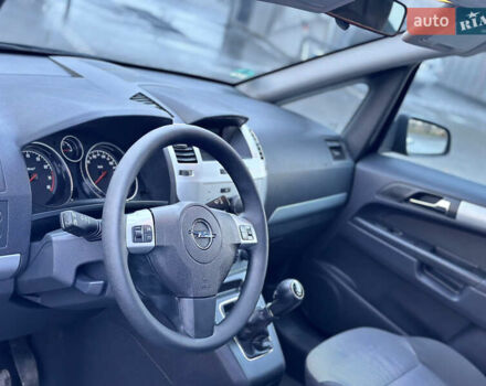 Серый Опель Зафира, объемом двигателя 1.6 л и пробегом 181 тыс. км за 6500 $, фото 36 на Automoto.ua