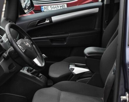 Серый Опель Зафира, объемом двигателя 1.7 л и пробегом 189 тыс. км за 6550 $, фото 8 на Automoto.ua