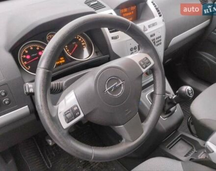 Серый Опель Зафира, объемом двигателя 1.8 л и пробегом 247 тыс. км за 6900 $, фото 5 на Automoto.ua