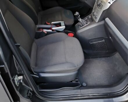 Серый Опель Зафира, объемом двигателя 1.6 л и пробегом 170 тыс. км за 6300 $, фото 1 на Automoto.ua