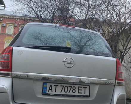 Серый Опель Зафира, объемом двигателя 1.7 л и пробегом 253 тыс. км за 6350 $, фото 5 на Automoto.ua